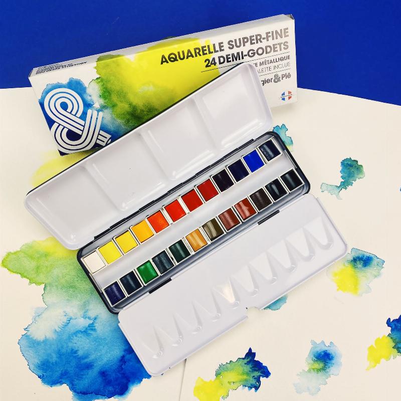 Sélection variée de pinceaux aquarelle pour diverses techniques de peinture